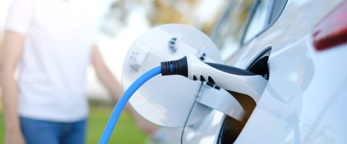 Conoce las medidas que se tendrían que tener en cuenta para alargar la vida útil de tu vehículo eléctrico.