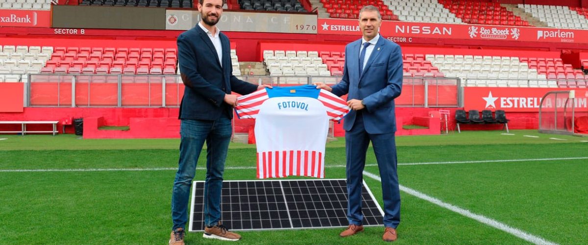 Hem arribat a un acord amb el Girona FC per instalÂ·lar plaques fotovoltaiques a l'estadi de Montilivi. Estalvia amb Fotovol.
