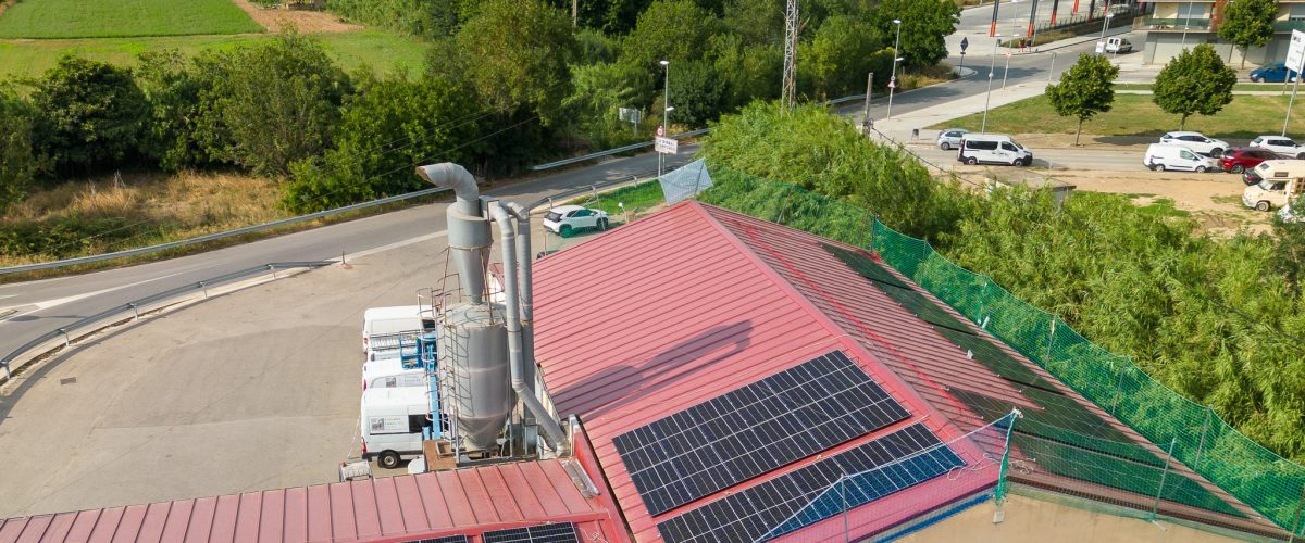 Fernandez Carpinteros ha confiado en Fotovol para llevar a cabo una instalación por autoconsumo con una potencia de 46 kWp.